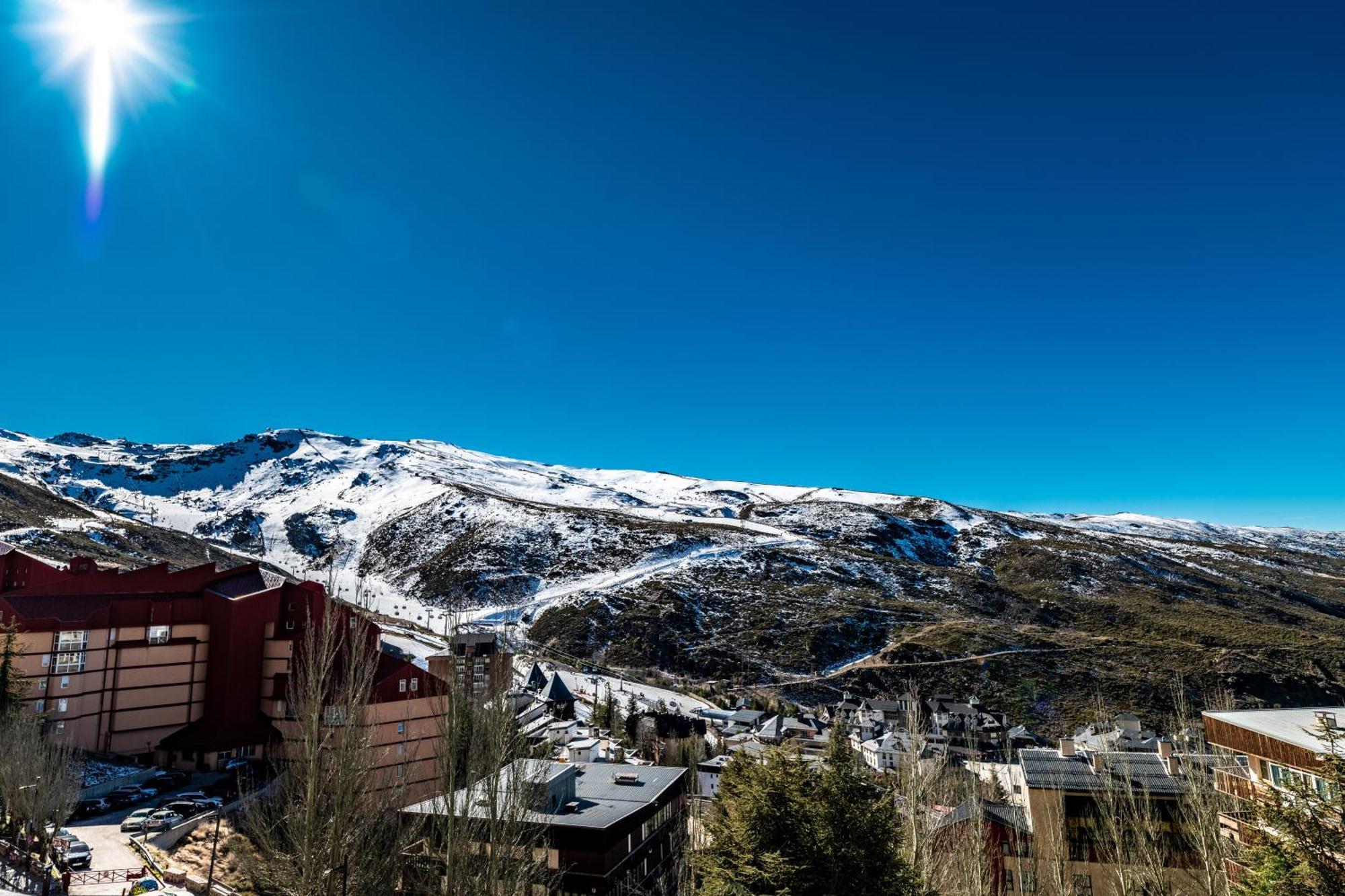 סיירה נבדה Luxury Refurnished Apartment With Private Parking Close To Ski Slopes מראה חיצוני תמונה