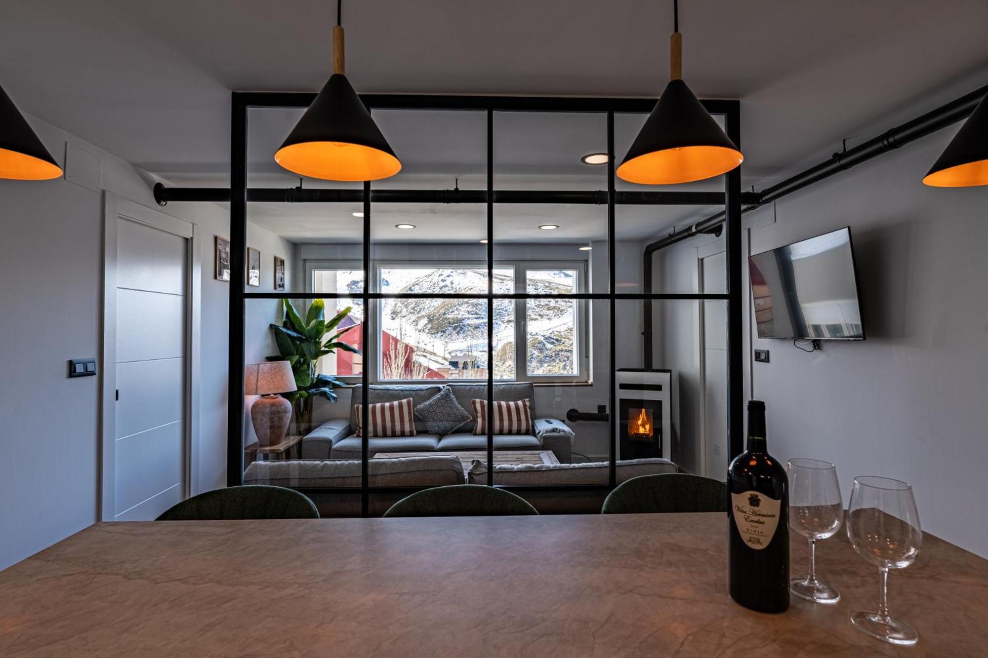 סיירה נבדה Luxury Refurnished Apartment With Private Parking Close To Ski Slopes מראה חיצוני תמונה