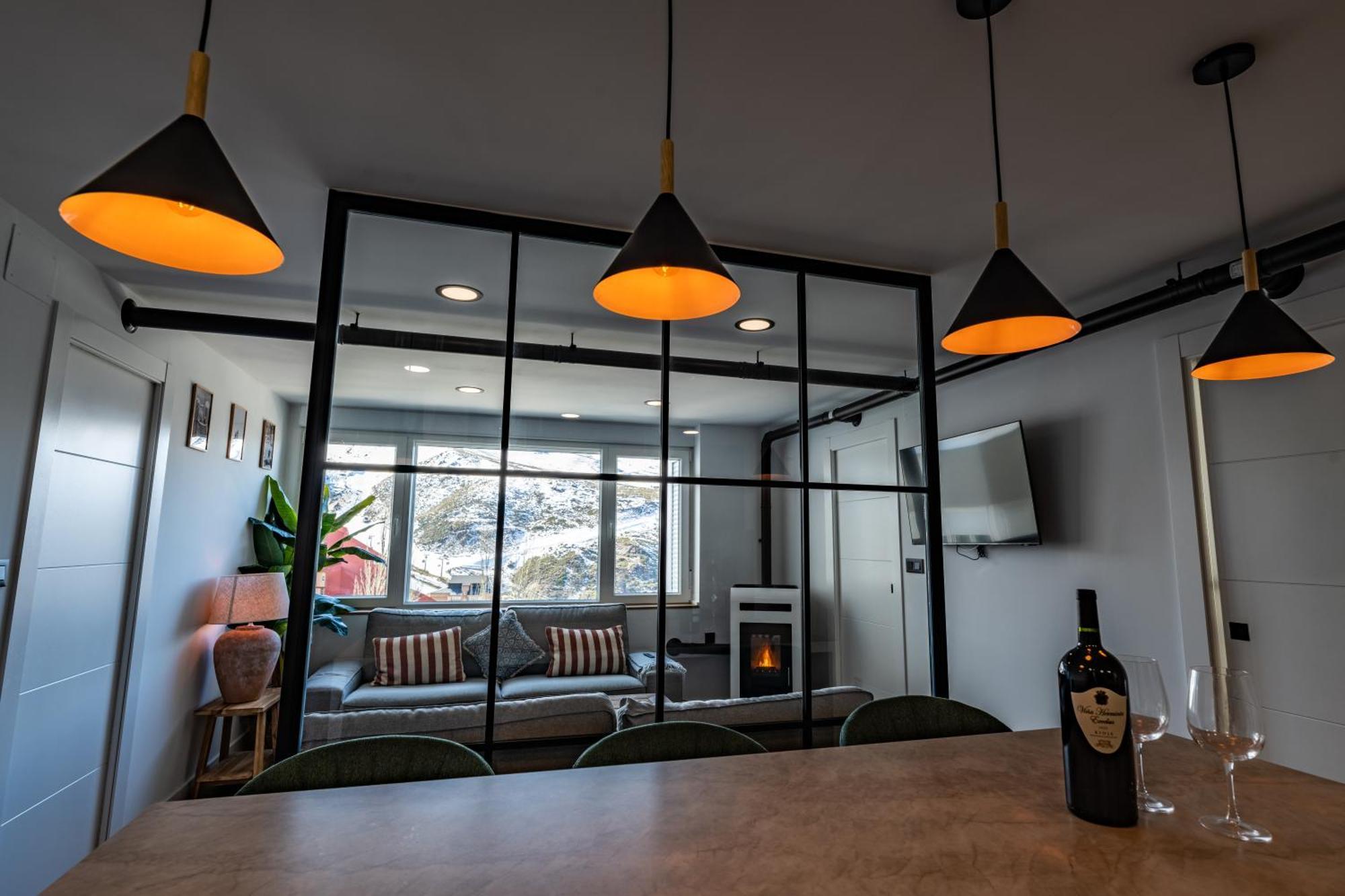סיירה נבדה Luxury Refurnished Apartment With Private Parking Close To Ski Slopes מראה חיצוני תמונה