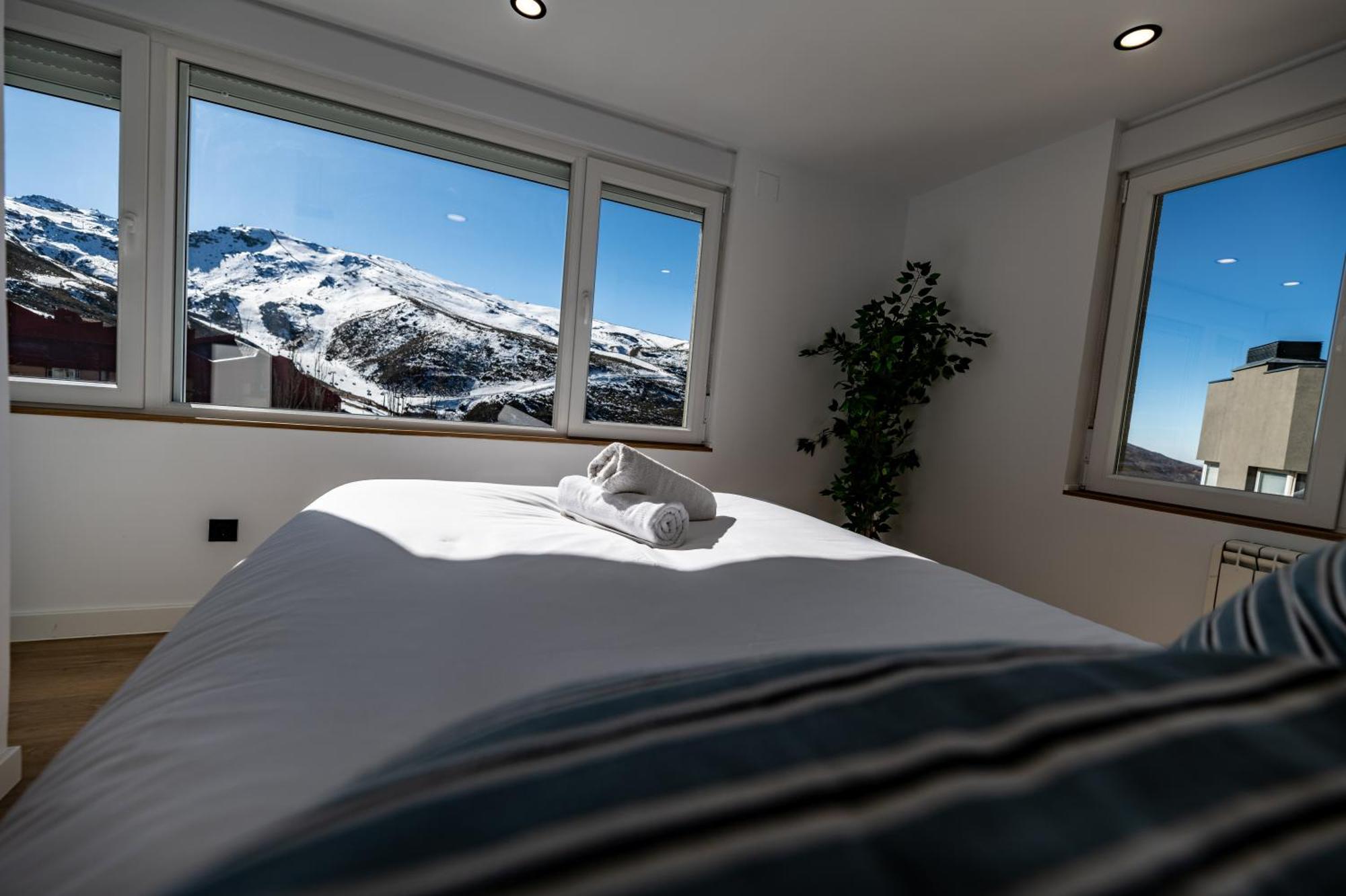 סיירה נבדה Luxury Refurnished Apartment With Private Parking Close To Ski Slopes מראה חיצוני תמונה