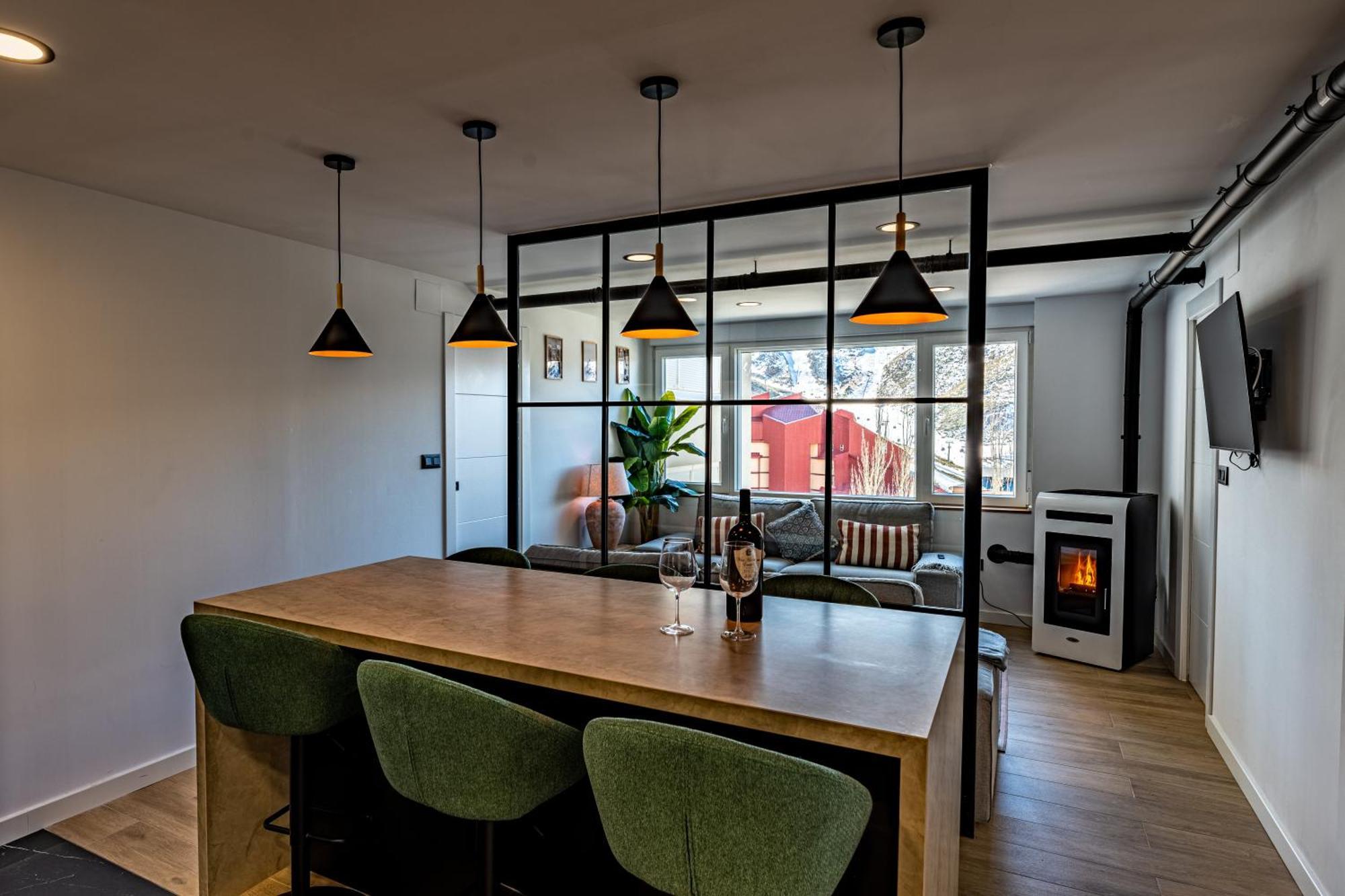 סיירה נבדה Luxury Refurnished Apartment With Private Parking Close To Ski Slopes מראה חיצוני תמונה