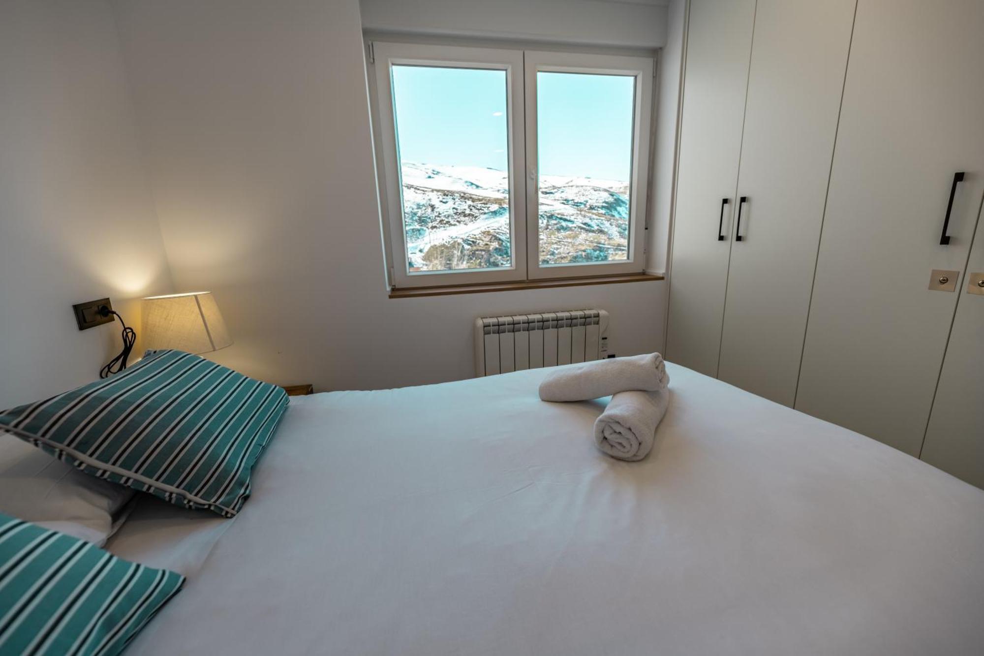 סיירה נבדה Luxury Refurnished Apartment With Private Parking Close To Ski Slopes מראה חיצוני תמונה