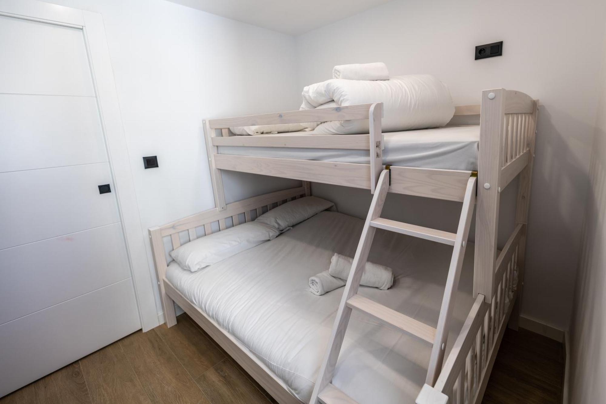 סיירה נבדה Luxury Refurnished Apartment With Private Parking Close To Ski Slopes מראה חיצוני תמונה