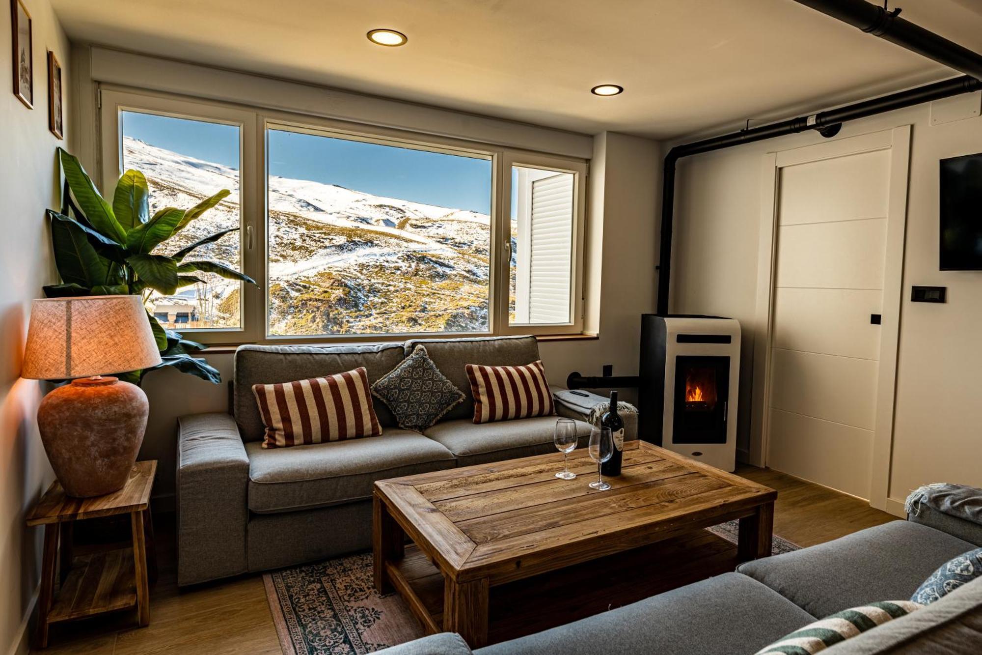סיירה נבדה Luxury Refurnished Apartment With Private Parking Close To Ski Slopes מראה חיצוני תמונה